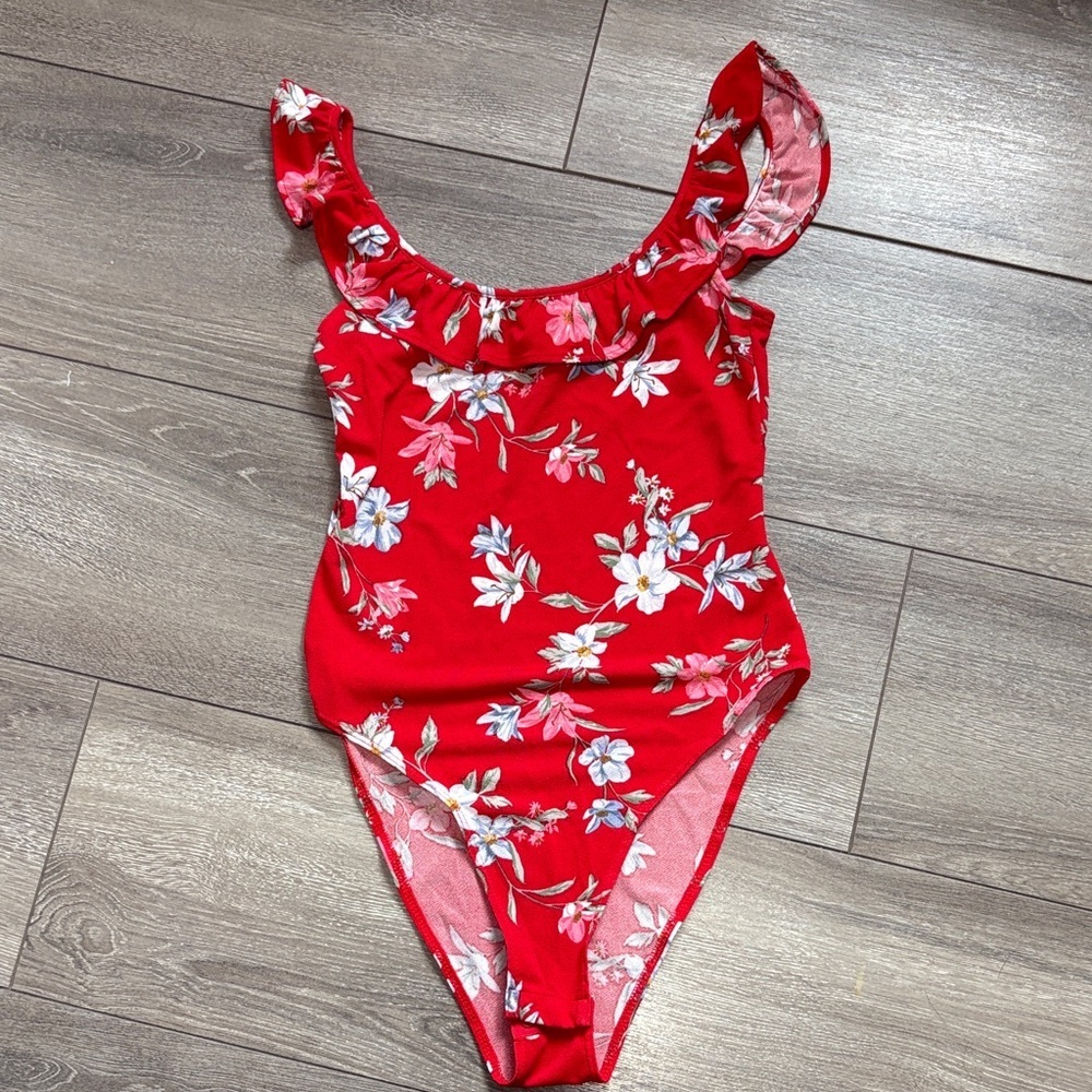Dynamite Scarlet Floral Bodysuit SM177